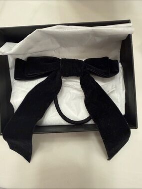 J Crew Black Velvet Bow Hair Tie